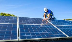 Installation et mise en production des panneaux solaires photovoltaïques à La Tour-d'Aigues